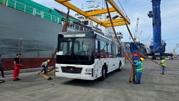 Gobierno moderniza más de 2 mil 600 unidades para el transporte colectivo