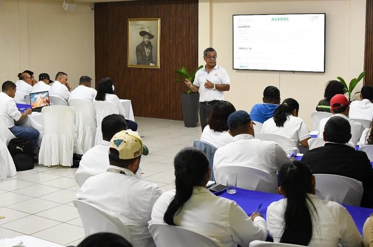 MARENA impulsa la formación permanente